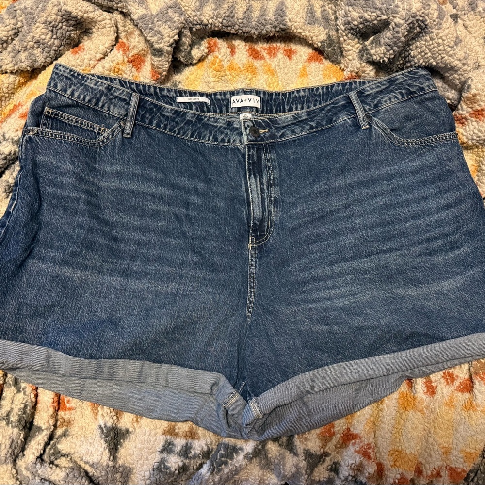 Ava & Viv Women's Classic Blue Jean Shorts
